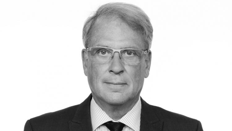 Dr. Peter Cremerius